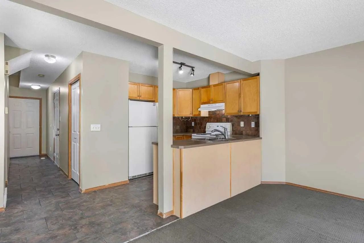 51 Eversyde Court Southwest, Calgary – Residential Row/Townhouse Listing Photo 4