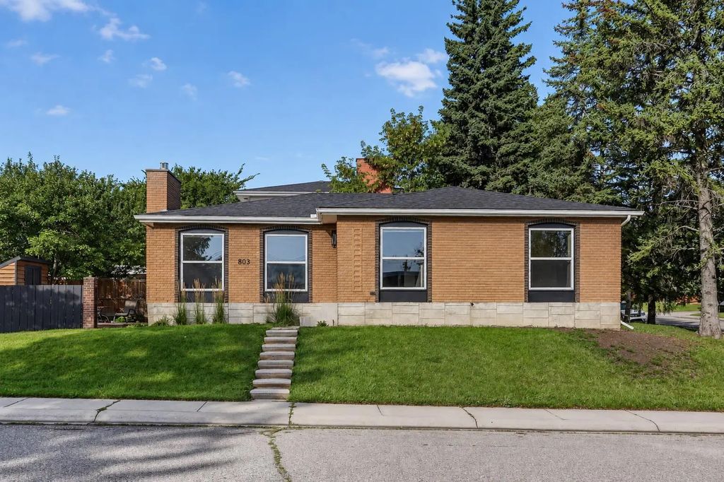 803 Canford Crescent Sw, Calgary
