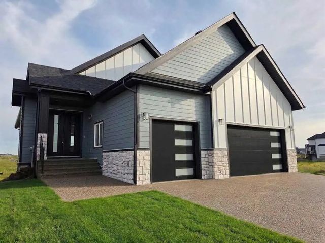 267 Muirfield Crescent , Lyalta