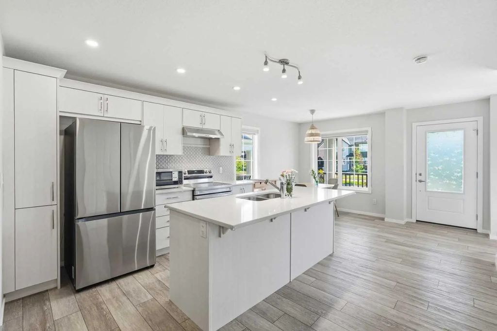 19691 Sheriff King Street Sw, Calgary