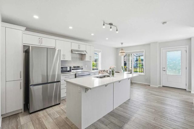 19691 Sheriff King Street Sw, Calgary