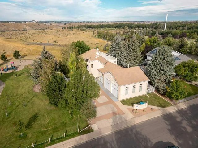1606 Scenic Heights  S, Lethbridge