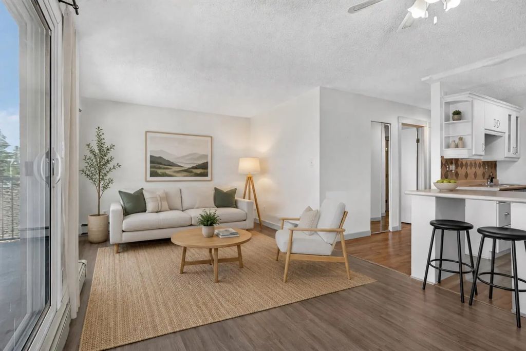 202 809 4 Street Ne, Calgary
