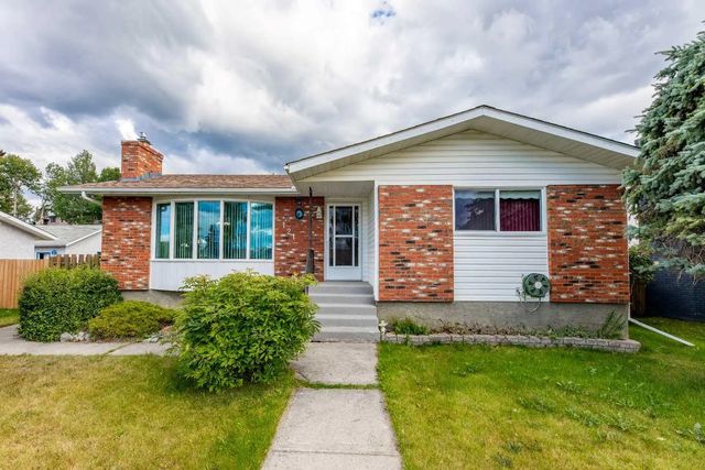 121 Talbot Drive , Hinton