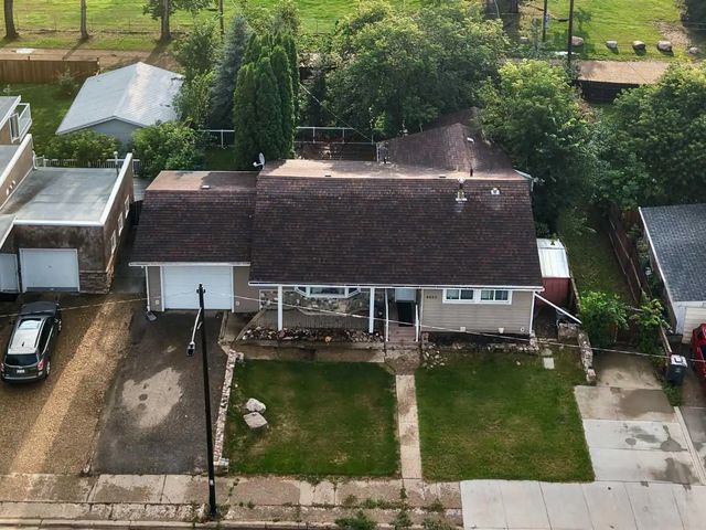 8602 95 Street , Peace River