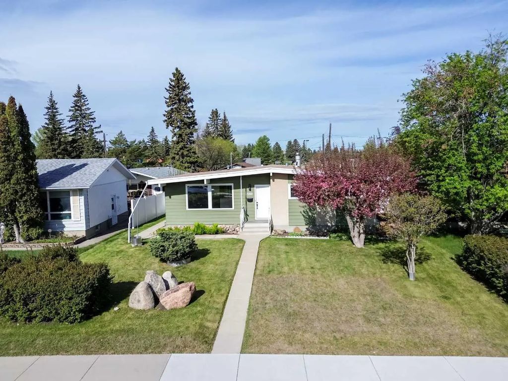 3210 43 Avenue , Red Deer