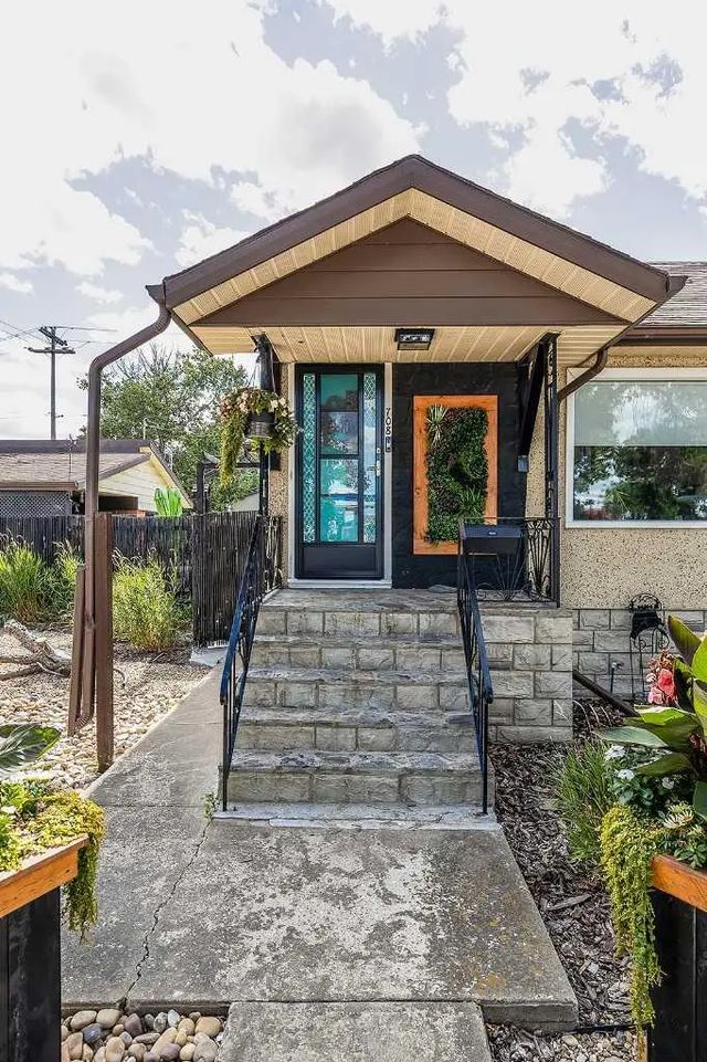 708 Broadway Avenue E, Redcliff