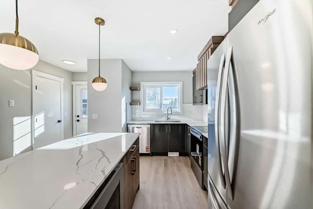 903 Clover Road , Carstairs
