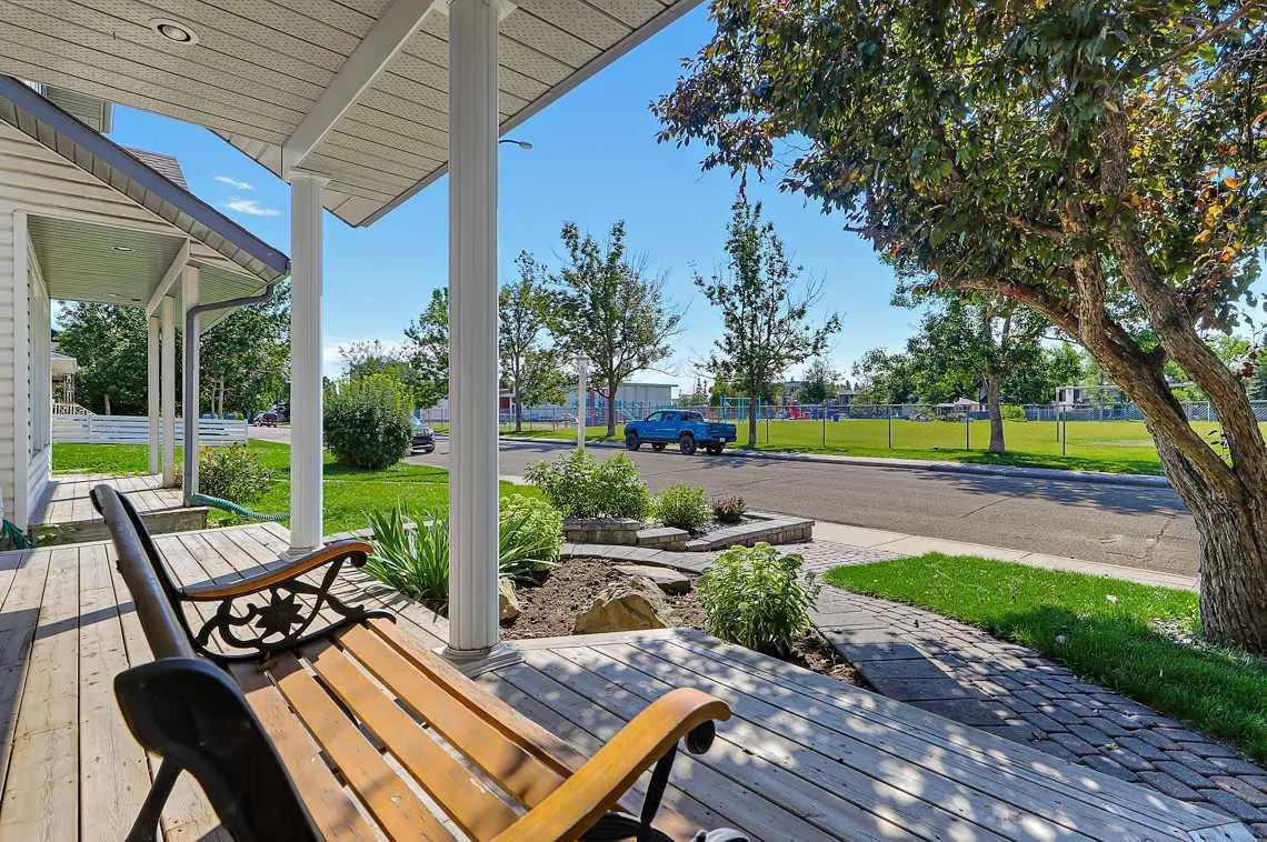 532 54 Avenue Sw Calgary Alberta T2V 0C7 Windsor Park Home For Sale