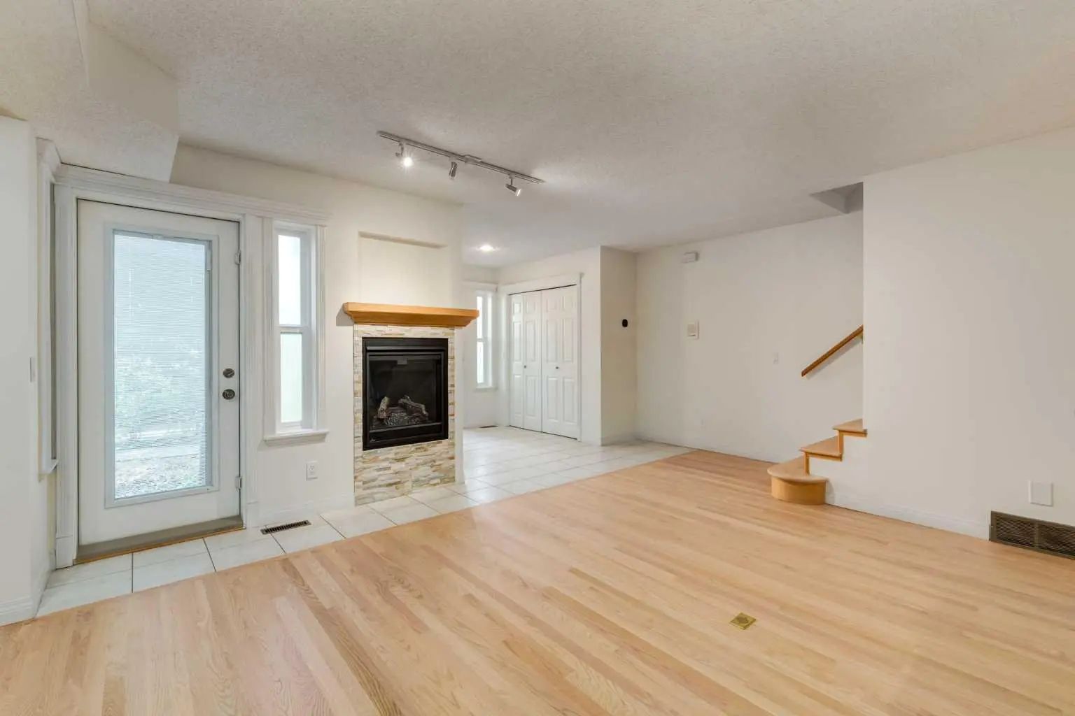 107 9 Street Nw Calgary Alberta T2N0E3 Sunnyside Home For Sale