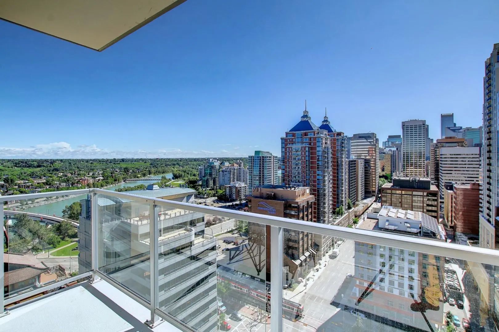 2106 1025 5 Avenue Sw Calgary Alberta T2P 1N4 Downtown West End Home For Sale