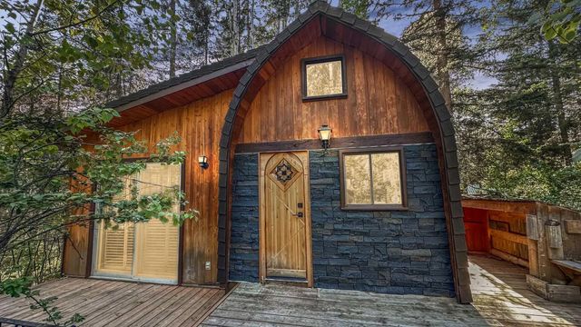 23 5227 Township Road 320  , Rural Mountain View County