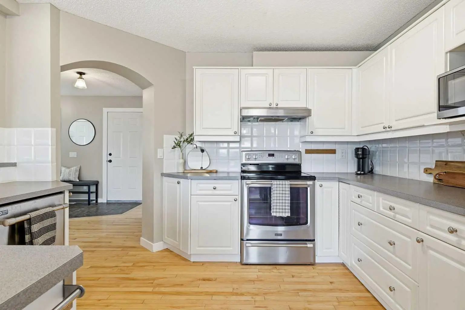 321 Douglas Ridge Circle Se Calgary Alberta T2Z 3H5 Douglasdale/Glen Home For Sale