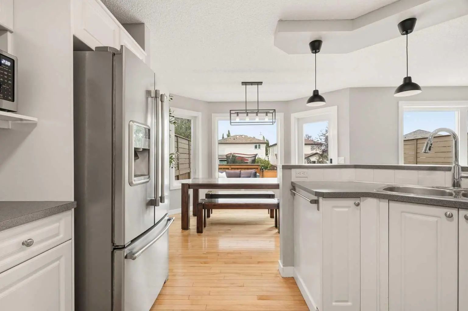 321 Douglas Ridge Circle Se Calgary Alberta T2Z 3H5 Douglasdale/Glen Home For Sale