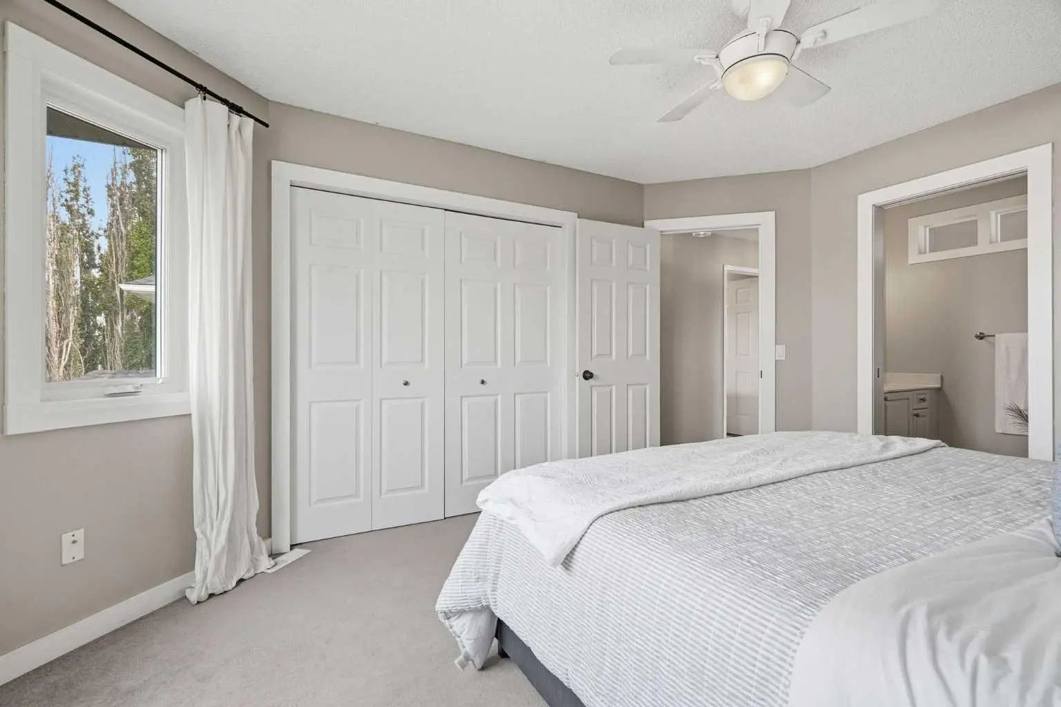 321 Douglas Ridge Circle Se Calgary Alberta T2Z 3H5 Douglasdale/Glen Home For Sale