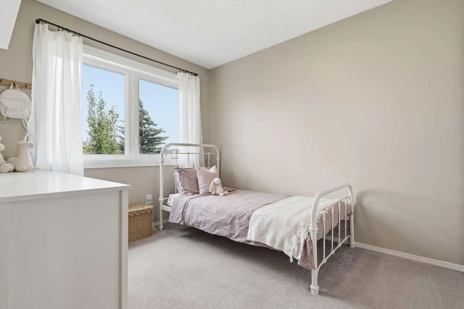 321 Douglas Ridge Circle Se Calgary Alberta T2Z 3H5 Douglasdale/Glen Home For Sale