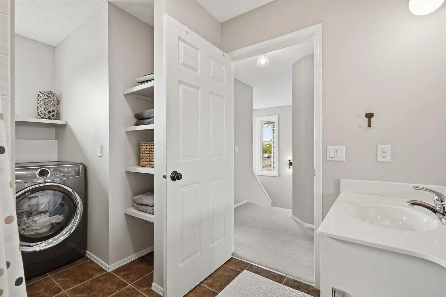 321 Douglas Ridge Circle Se Calgary Alberta T2Z 3H5 Douglasdale/Glen Home For Sale