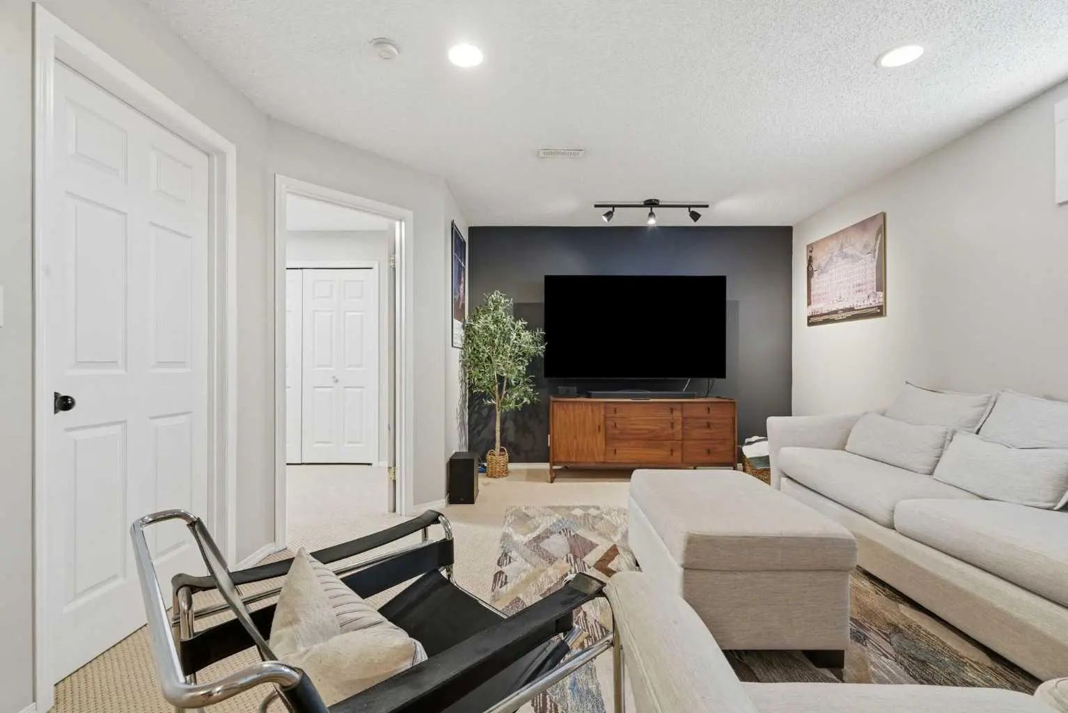 321 Douglas Ridge Circle Se Calgary Alberta T2Z 3H5 Douglasdale/Glen Home For Sale