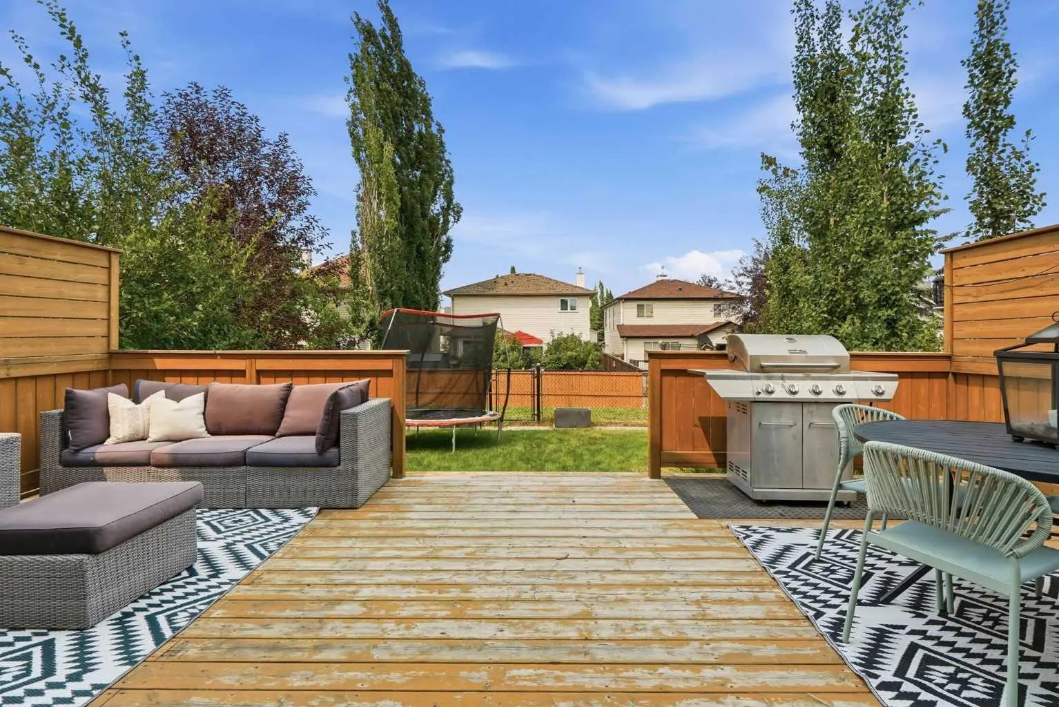 321 Douglas Ridge Circle Se Calgary Alberta T2Z 3H5 Douglasdale/Glen Home For Sale