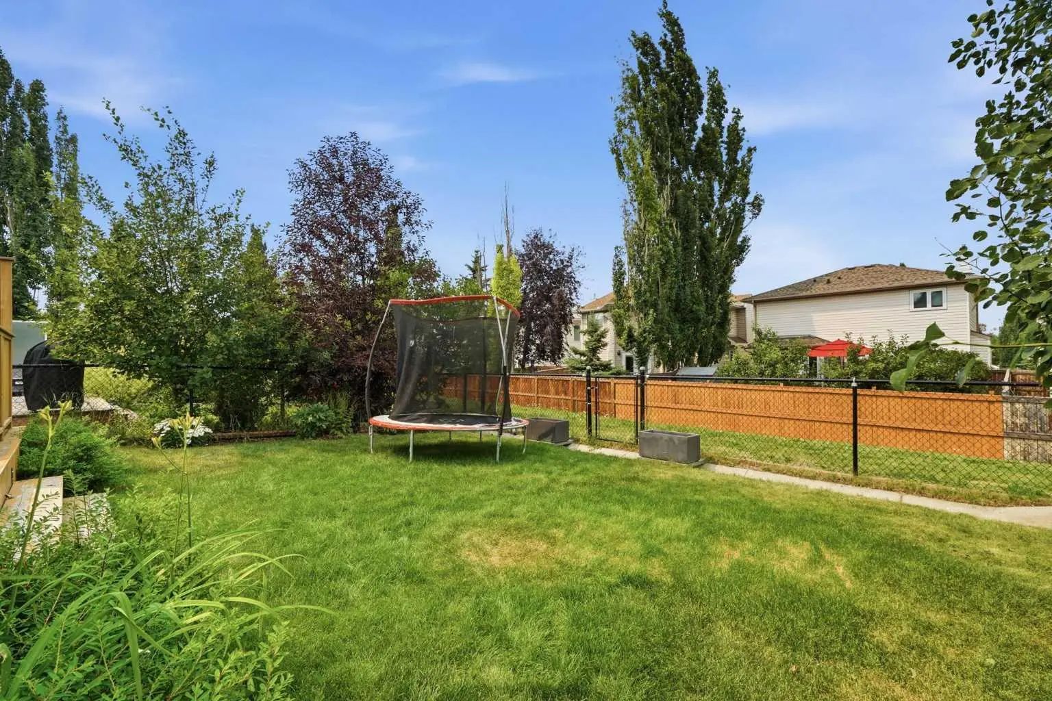 321 Douglas Ridge Circle Se Calgary Alberta T2Z 3H5 Douglasdale/Glen Home For Sale
