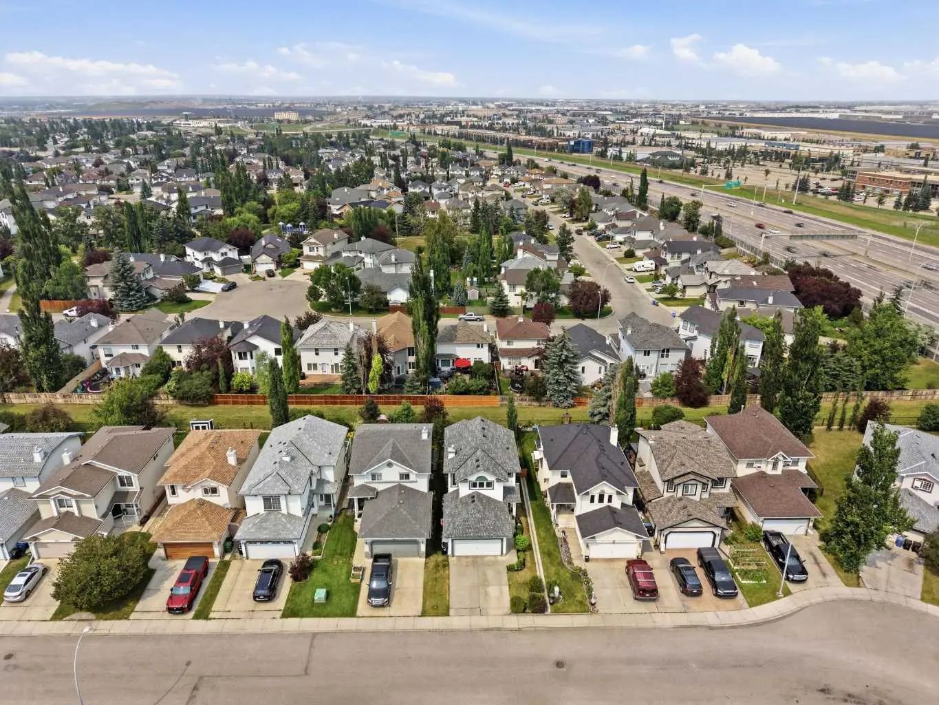 321 Douglas Ridge Circle Se Calgary Alberta T2Z 3H5 Douglasdale/Glen Home For Sale