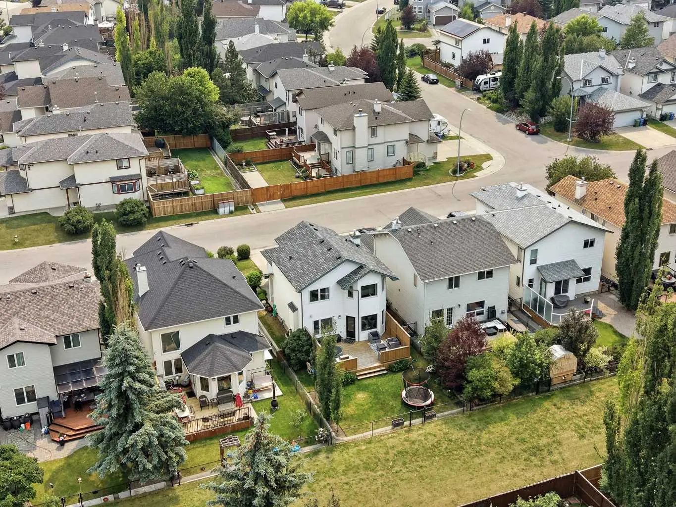 321 Douglas Ridge Circle Se Calgary Alberta T2Z 3H5 Douglasdale/Glen Home For Sale