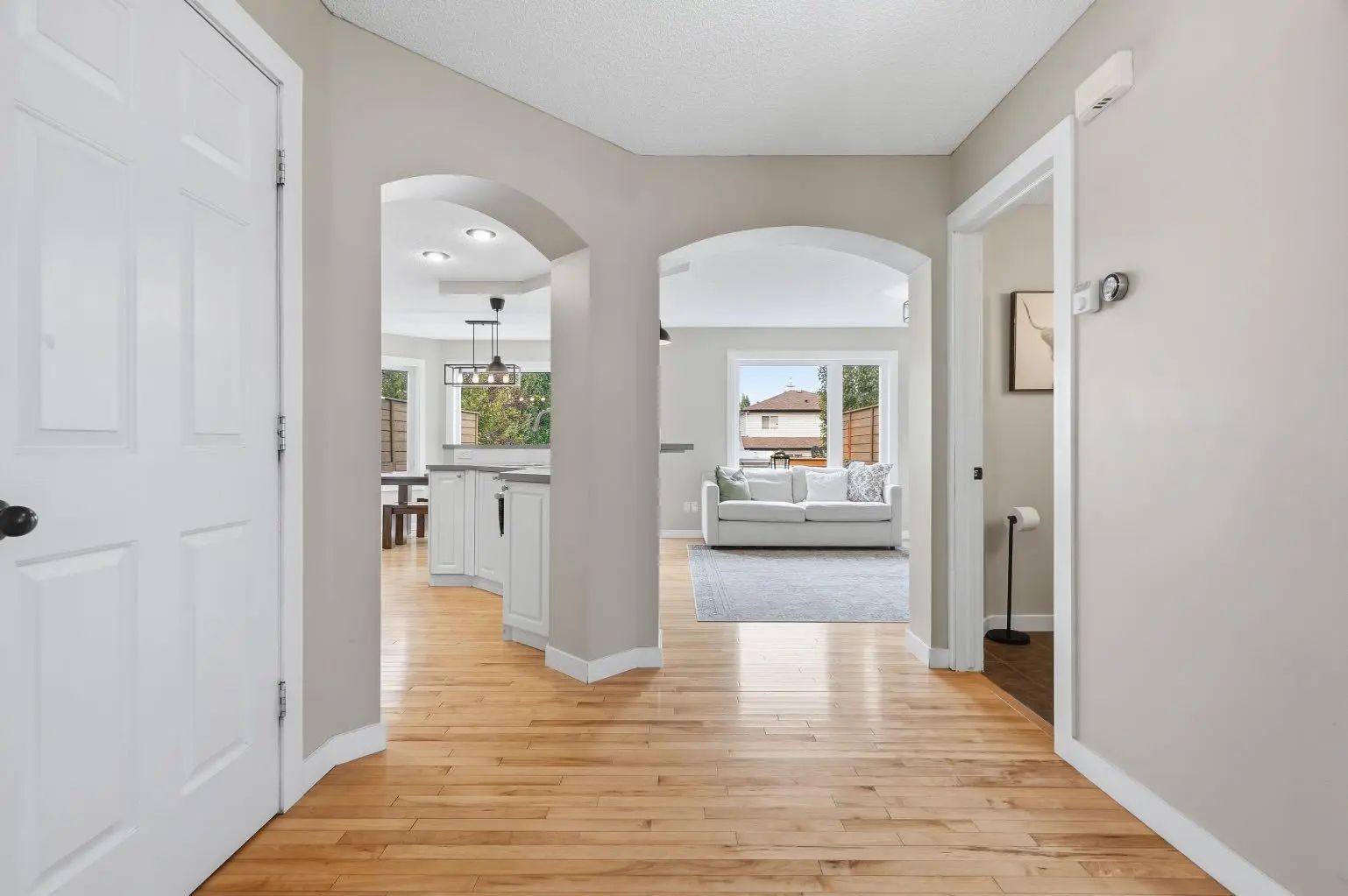 321 Douglas Ridge Circle Se Calgary Alberta T2Z 3H5 Douglasdale/Glen Home For Sale