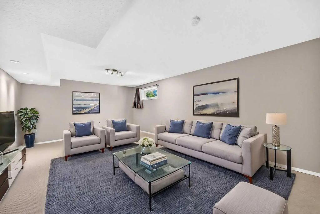 22 Cramond Crescent Se, Calgary