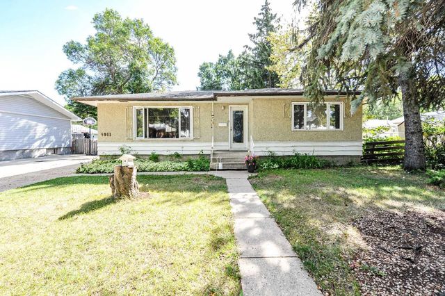5911 47 Avenue , Camrose