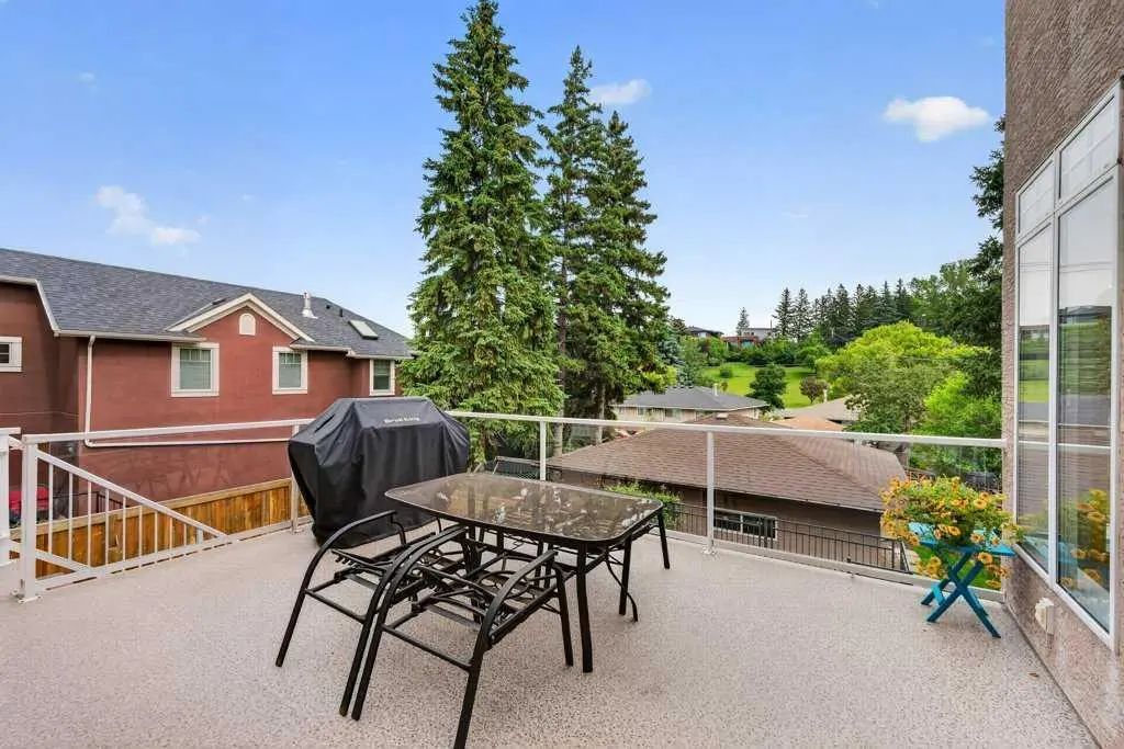15 Rosery Drive Nw Calgary Alberta T2K 1L4 Rosemont Home For Sale