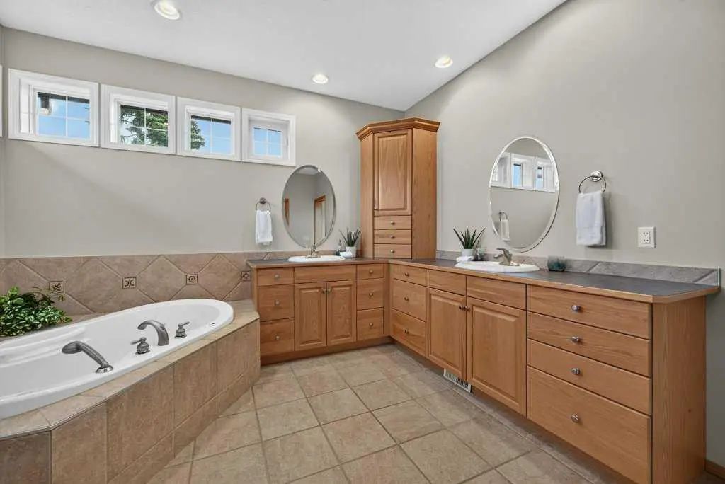 15 Rosery Drive Nw Calgary Alberta T2K 1L4 Rosemont Home For Sale
