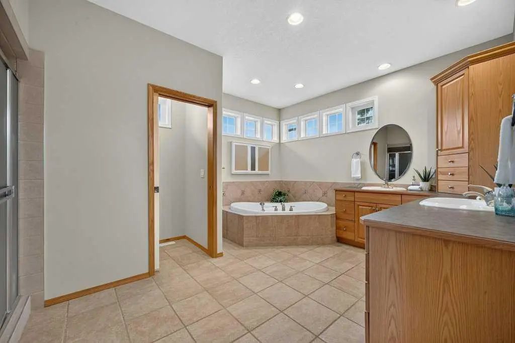 15 Rosery Drive Nw Calgary Alberta T2K 1L4 Rosemont Home For Sale
