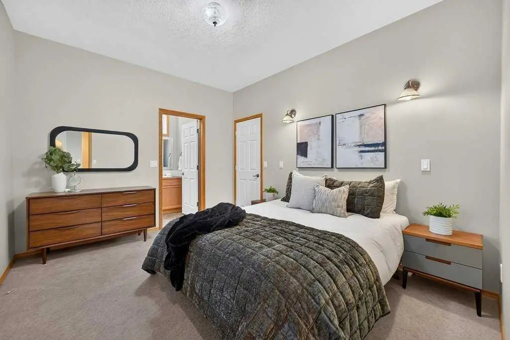 15 Rosery Drive Nw Calgary Alberta T2K 1L4 Rosemont Home For Sale