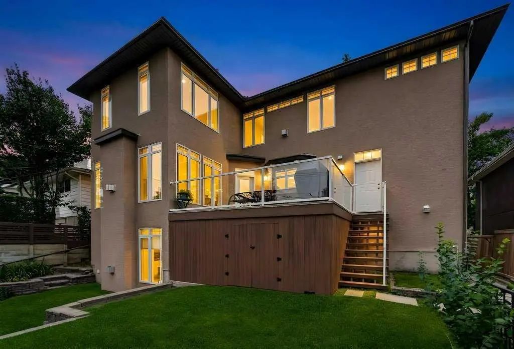 15 Rosery Drive Nw Calgary Alberta T2K 1L4 Rosemont Home For Sale