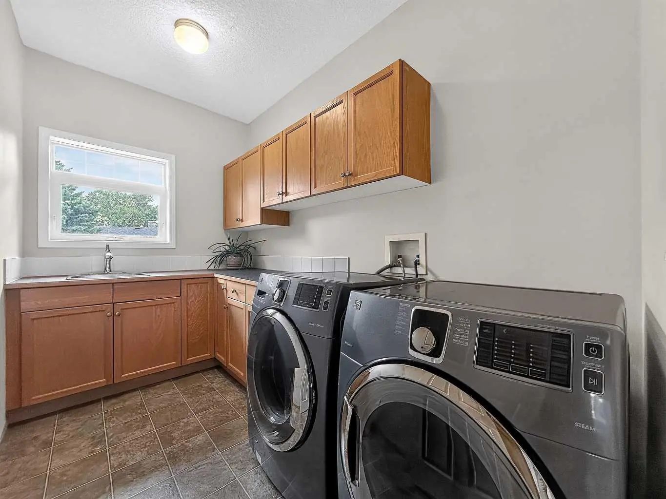 15 Rosery Drive Nw Calgary Alberta T2K 1L4 Rosemont Home For Sale