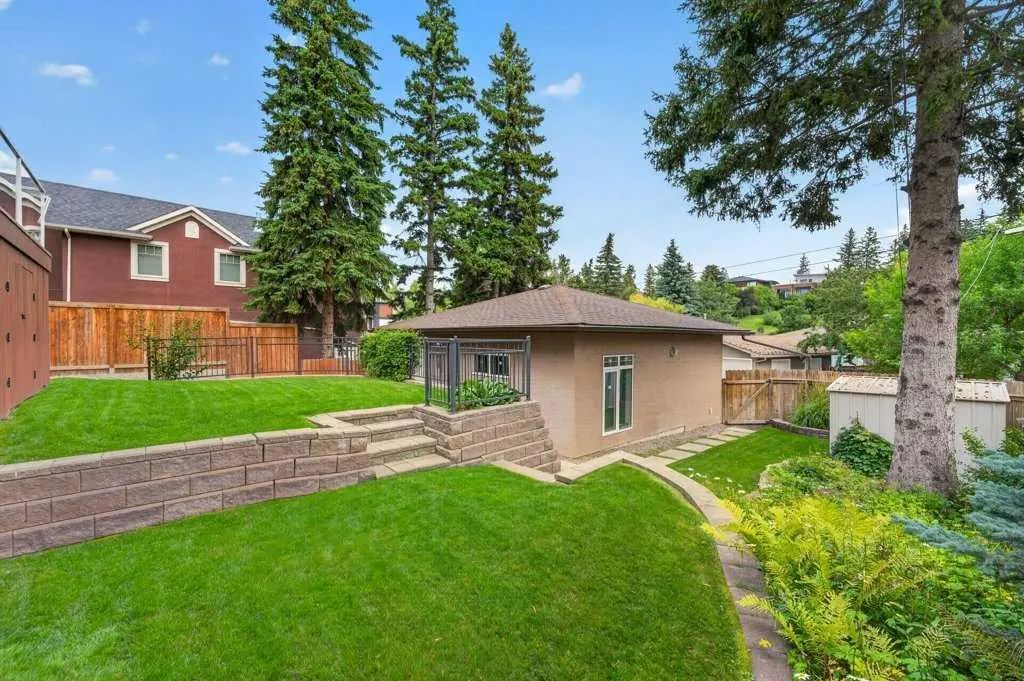 15 Rosery Drive Nw Calgary Alberta T2K 1L4 Rosemont Home For Sale