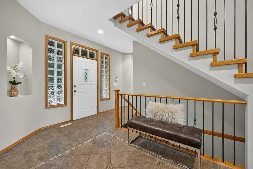15 Rosery Drive Nw Calgary Alberta T2K 1L4 Rosemont Home For Sale