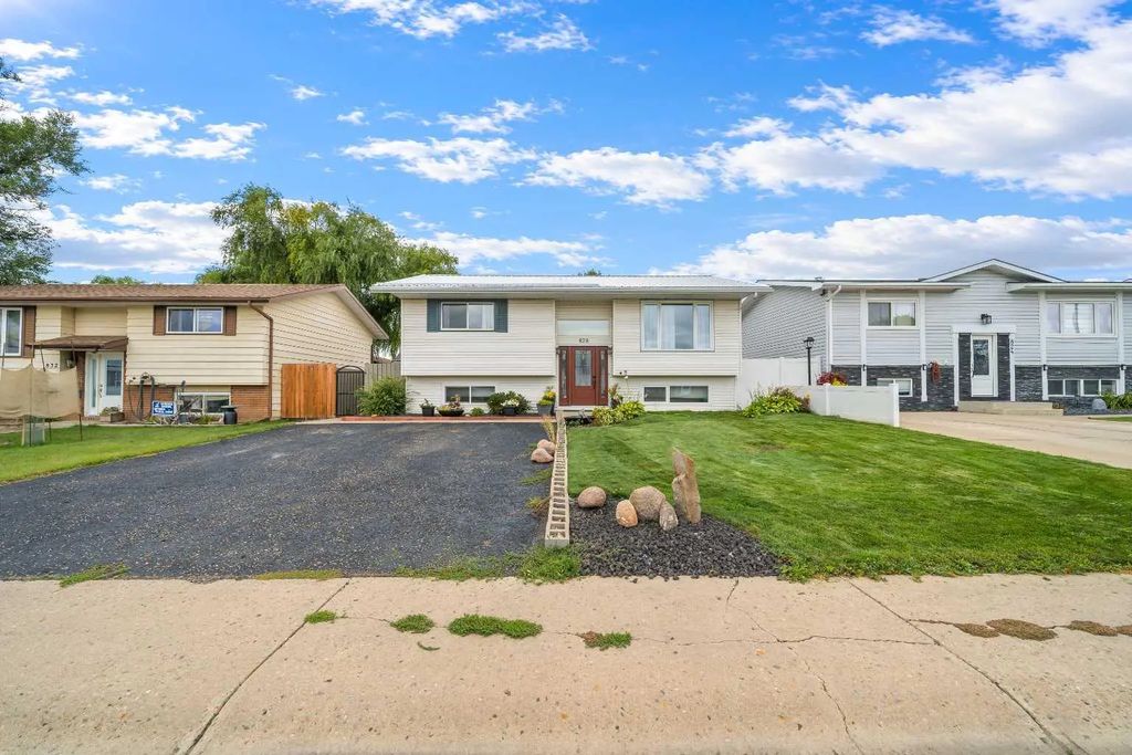 828 6 Street Se, Redcliff