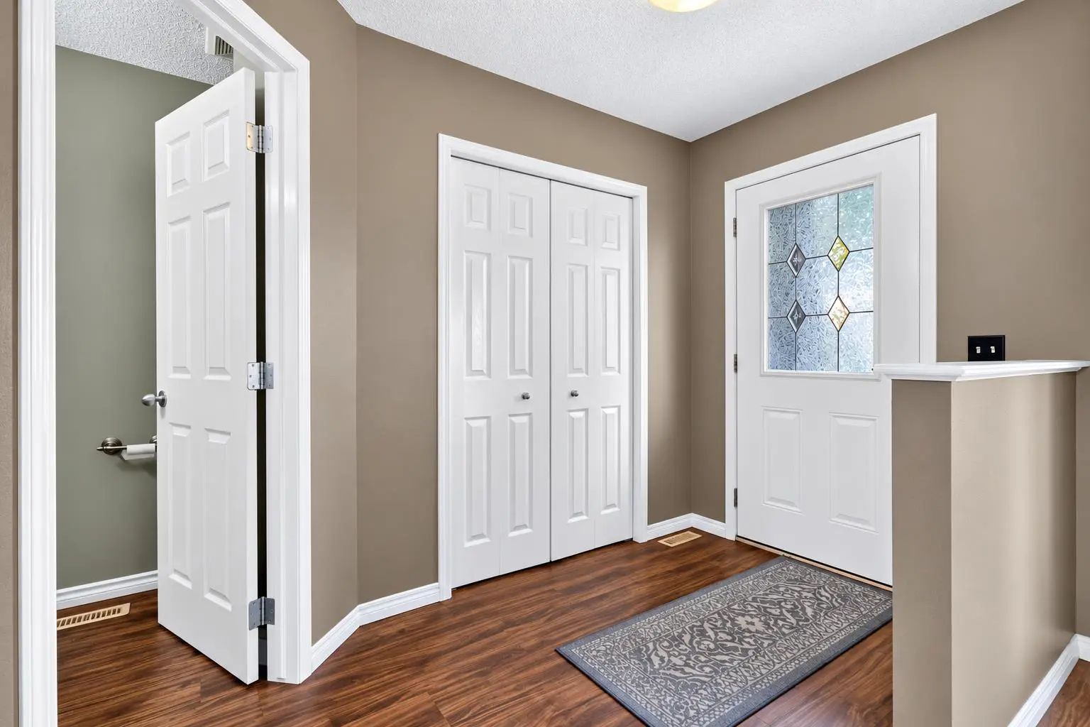 11 Saddlebrook Mews Northeast, Calgary – Residential Detached Listing Photo 3