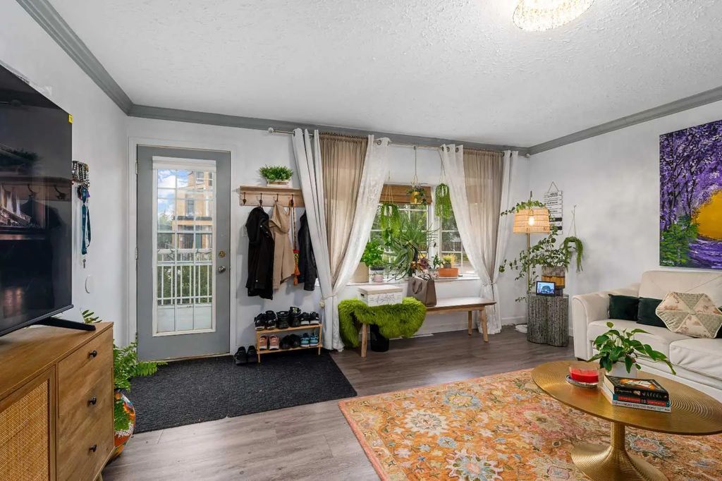 1804 41 Street Nw, Calgary