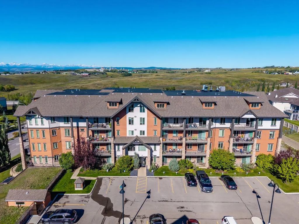 2203 15 Sunset Square , Cochrane