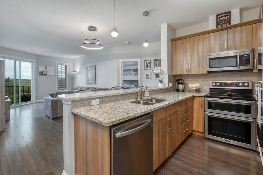 2203 15 Sunset Square , Cochrane