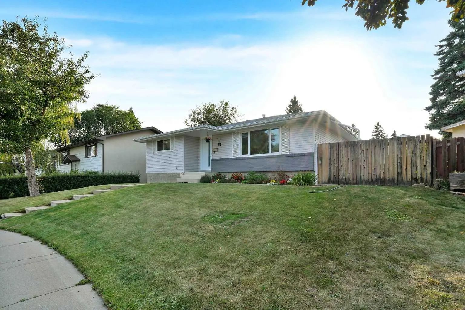 19 Maryvale Crescent Northeast, Calgary – Residential Detached Listing Photo 2