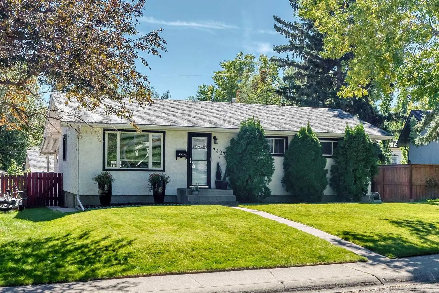 7427 Fountain Road Southeast, Calgary – Residential Detached Listing Photo 2