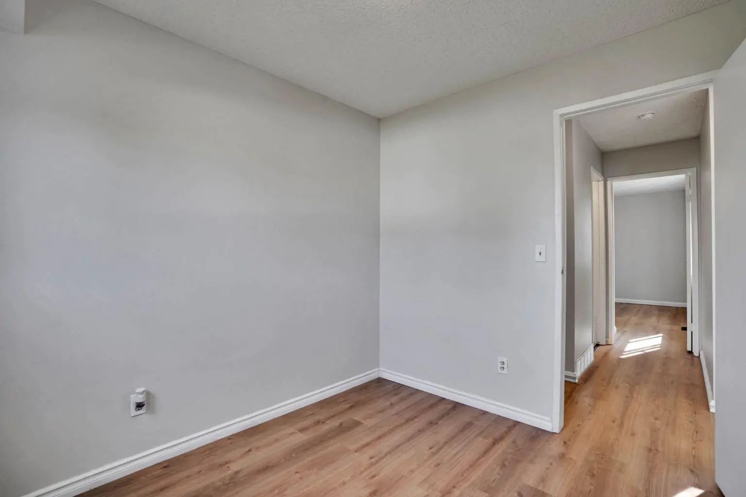 40 32 Whitnel Court Ne Calgary Alberta T1Y5E3 Whitehorn Home For Sale