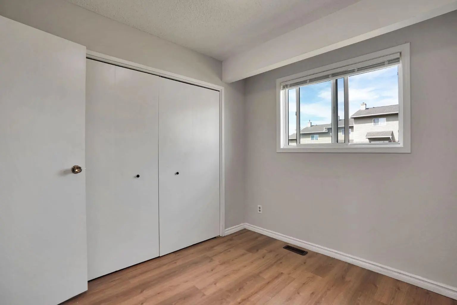 40 32 Whitnel Court Ne Calgary Alberta T1Y5E3 Whitehorn Home For Sale