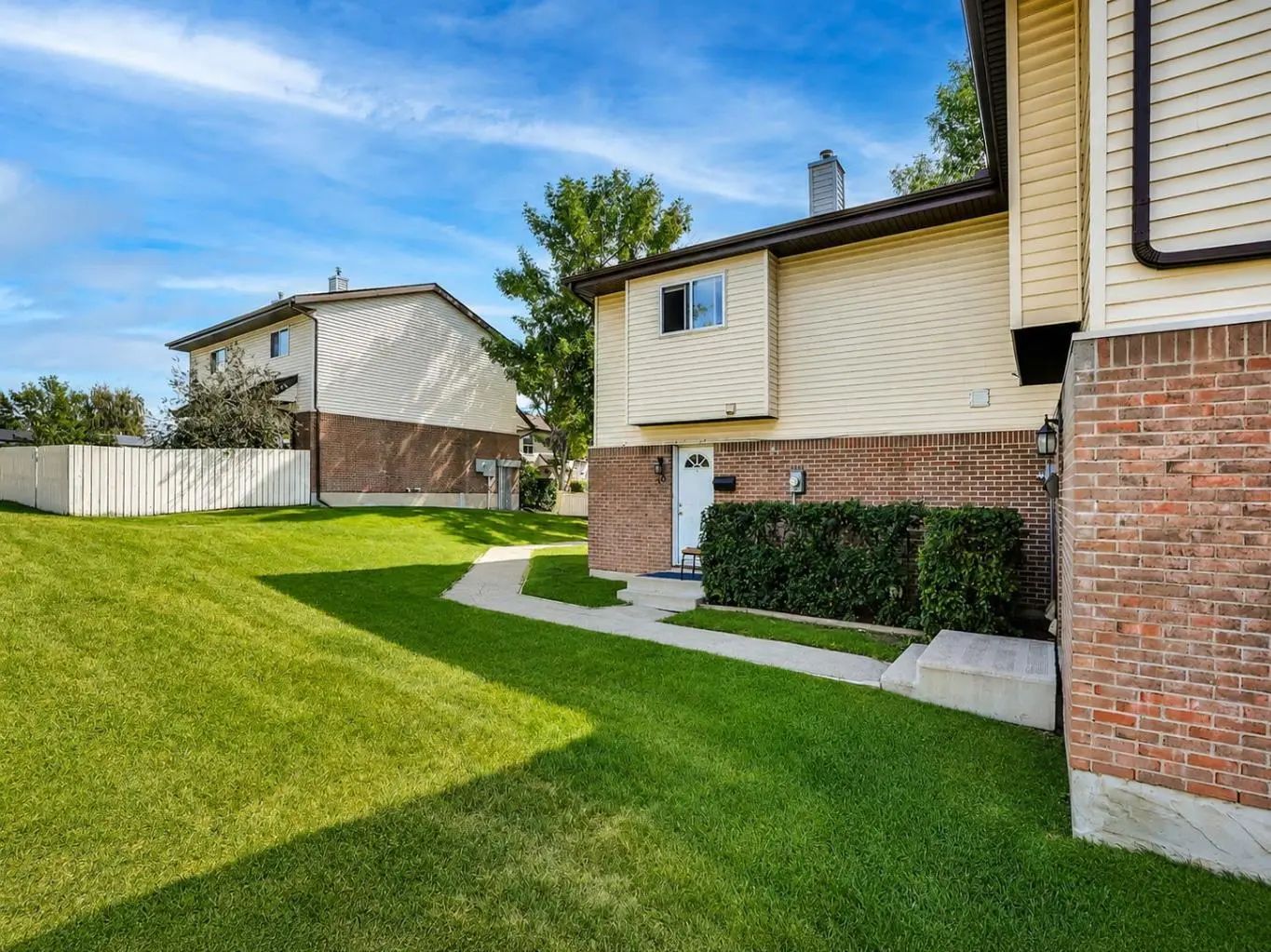 40 32 Whitnel Court Ne Calgary Alberta T1Y5E3 Whitehorn Home For Sale
