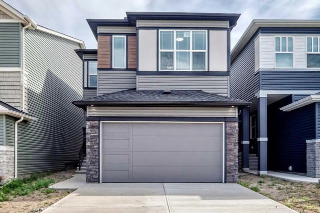 72 Lucas Gardens Nw, Calgary