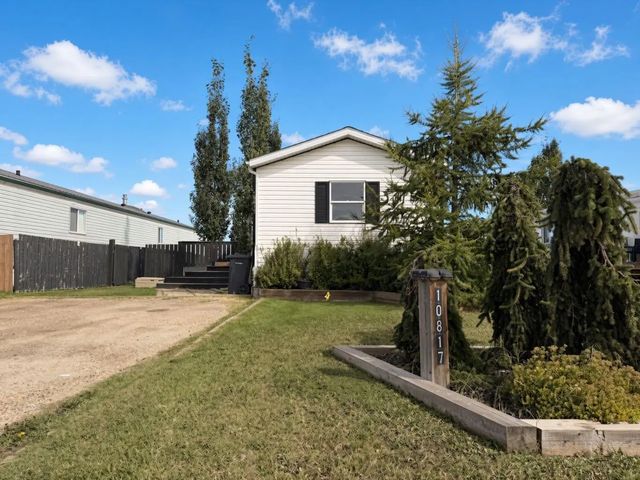 10817 97 Street , Clairmont
