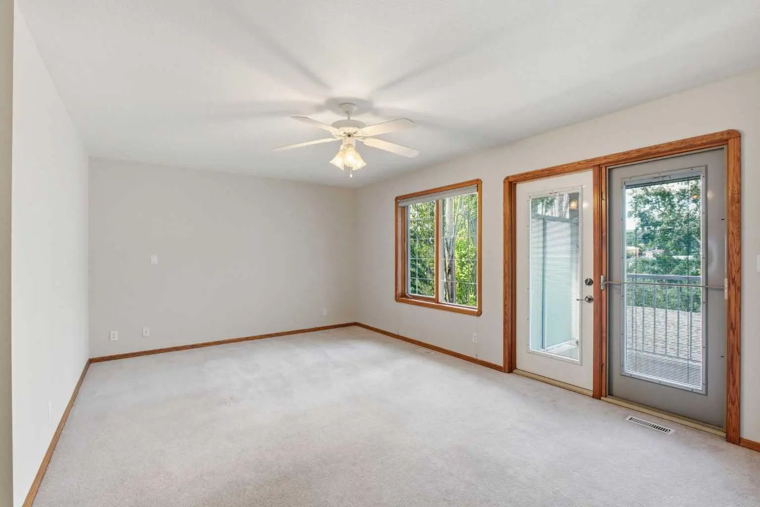 256 43 Avenue Nw Calgary Alberta T2K 0H6 Highland Park Home For Sale